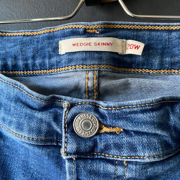 Levi's Wedgie Skinny Ripped Button Fly High Rise Jeans 20W - Picture 4 of 9